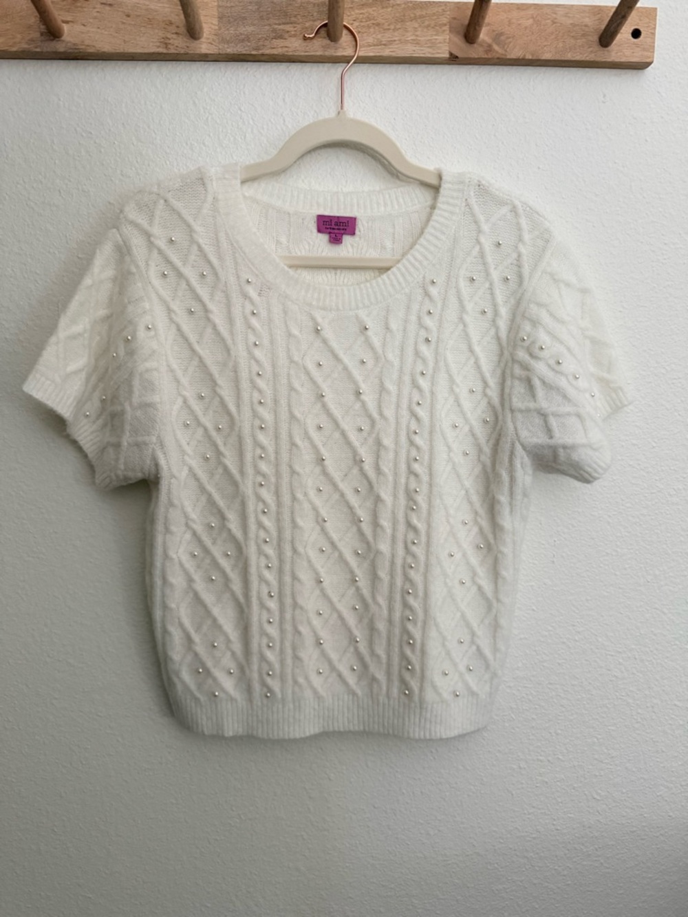 3 for $30 🔹 Francesca’s Short Sleeve Ivory Top with Pearl Detail- Size Large